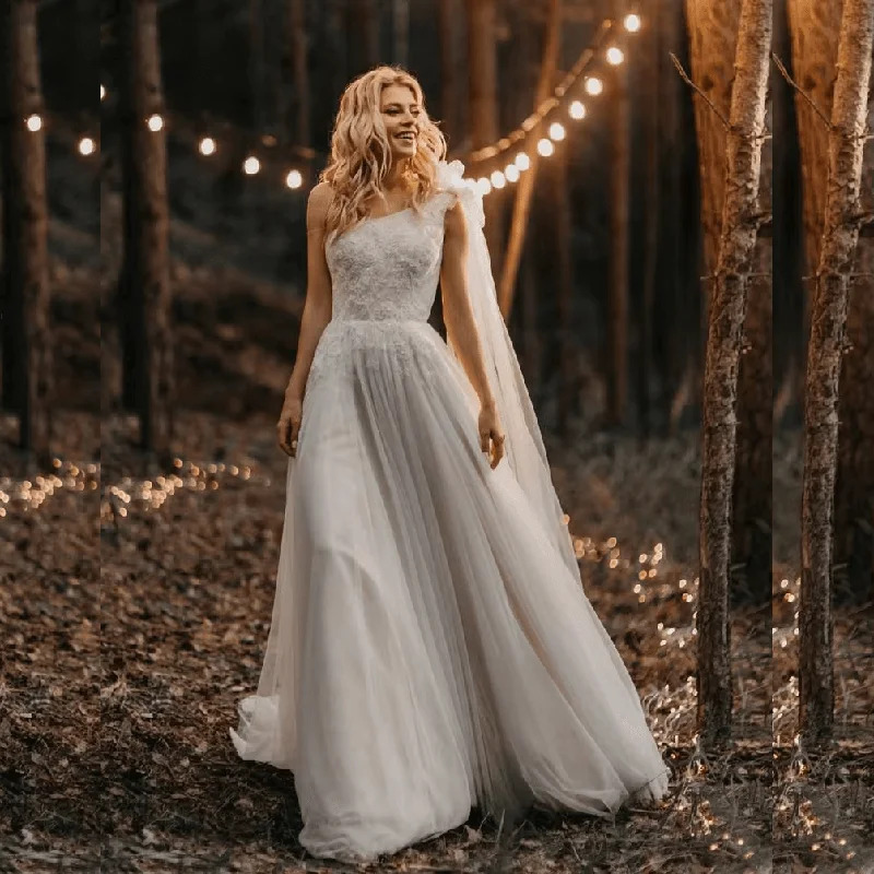 Custom One-Shoulder Ruched Tulle Beach Boho Wedding Dress with Beading & Floral Applique©