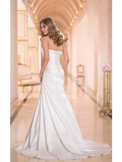 Essense of Australia 5852 Backless unclassified dresses